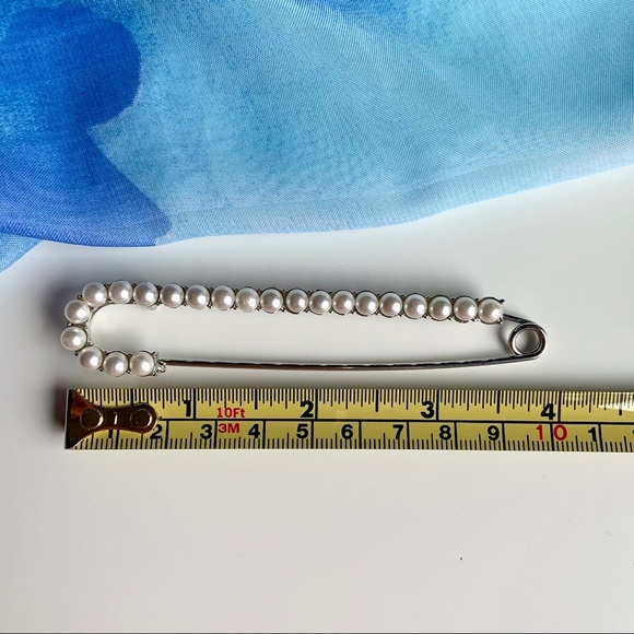 Long pearl kilt pin brooch - Picture 3 of 5